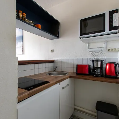 Spacieux Cabine-parking Gratuit-clim-proche Centre & Mer-vue Port Lgm דירה *